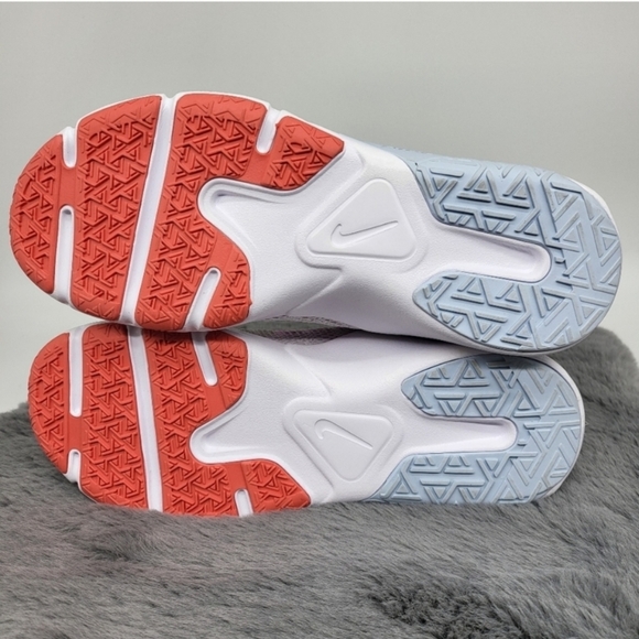 New Nike Legend Essential Women's Training Shoe Size 11 - Picture 6 of 6
